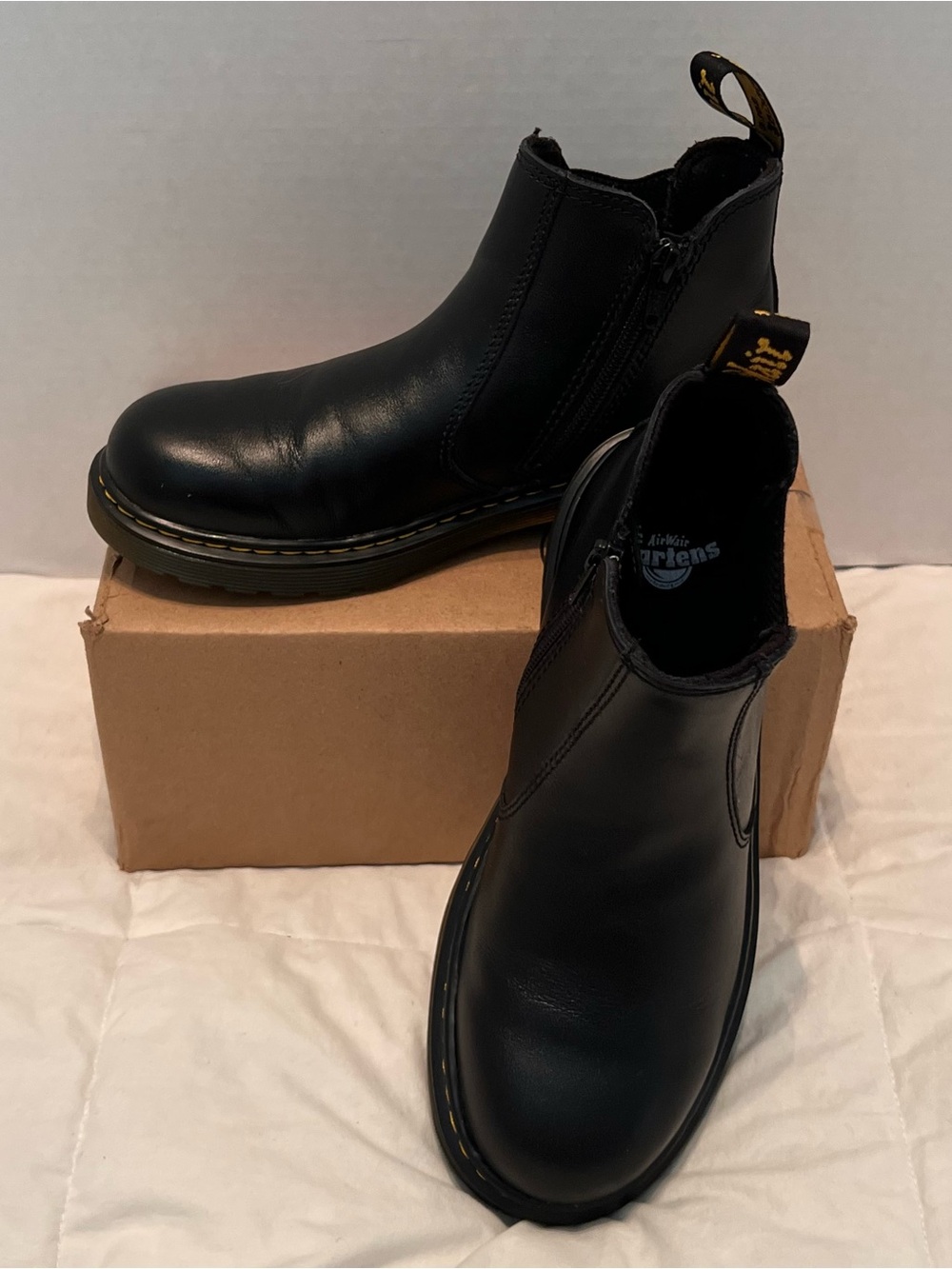 Youth Dr. Marten's Chelsea Boot 2976 j - Picture 4 of 10
